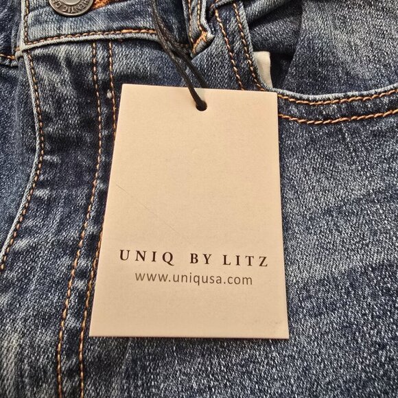 Uniq by Litz NWT Light Wash High Rise Raw Hem Flare Leg Jeans Sz 29 - Picture 6 of 9